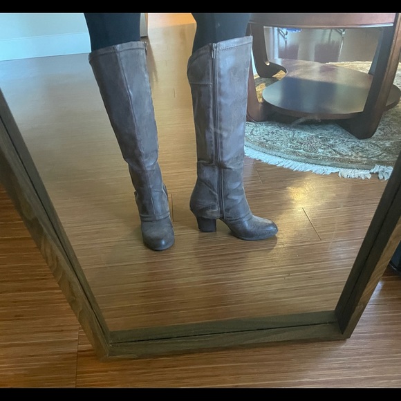 Size 9 light brown below the knee boots with buckle detail - Picture 5 of 10